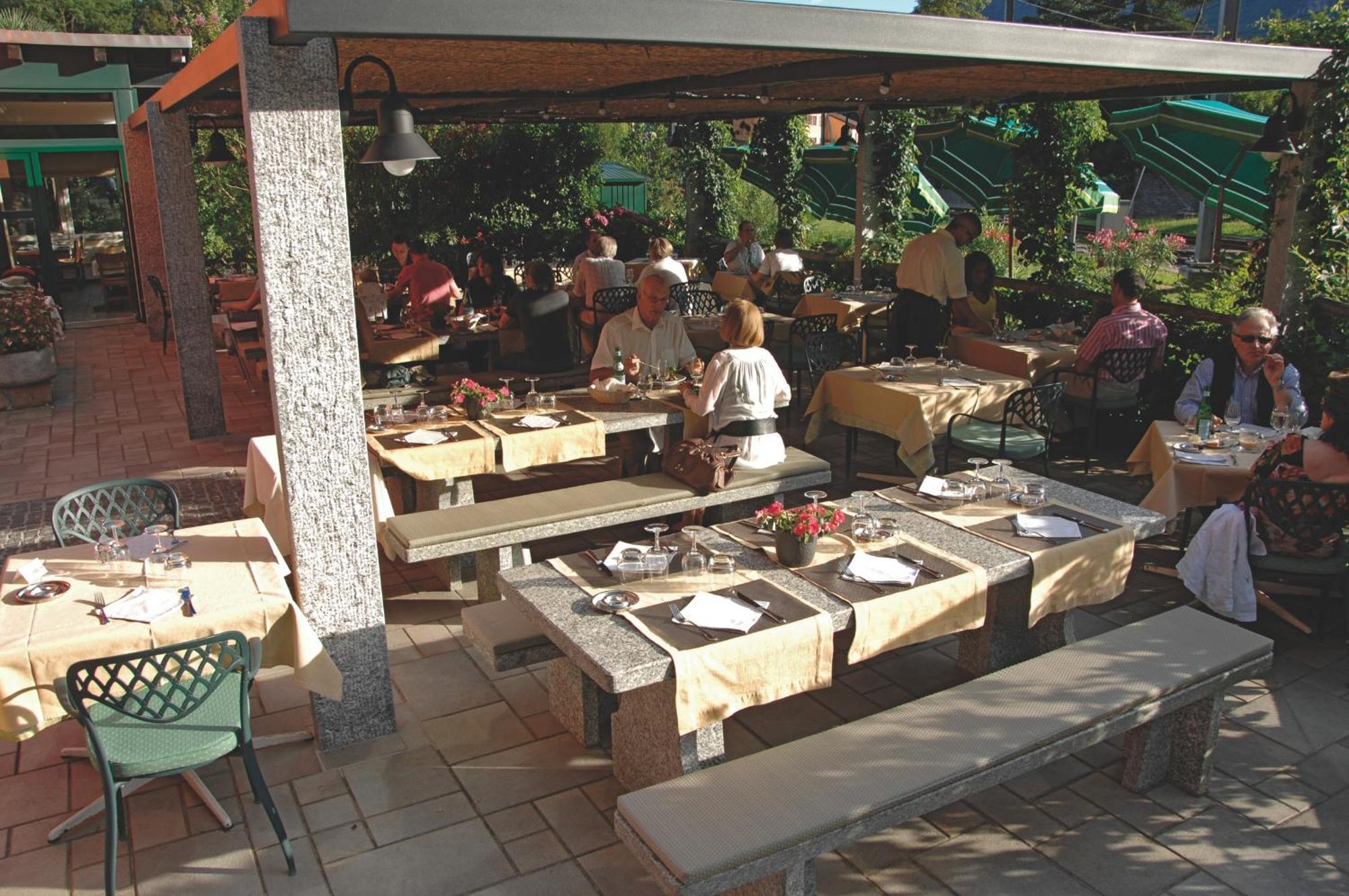 Ristorante Charme Hotel Tre Terre Ponte Brolla Exteriér fotografie